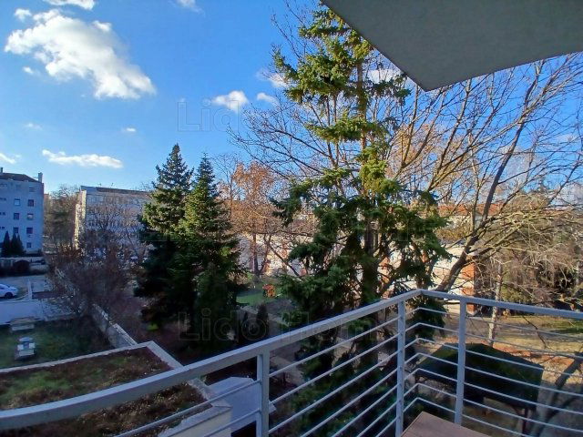 Eladó téglalakás, Győrött 119.9 M Ft, 3 szobás