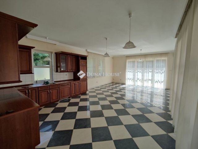 Eladó családi ház, Budapesten, XVIII. kerületben 209 M Ft