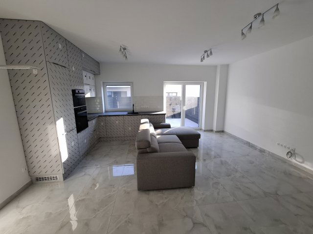 Eladó sorház, Mendén 62.5 M Ft, 3 szobás / költözzbe.hu