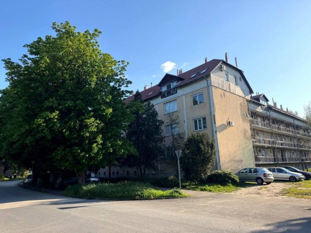 Kiadó panellakás, albérlet, Tatán 195 E Ft / hó, 2+1 szobás