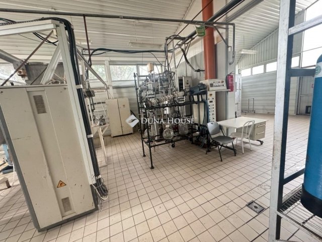 Eladó ipari ingatlan, Törökbálinton 312 M Ft