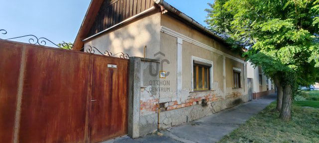 Eladó családi ház, Földeákon 3.9 M Ft, 2 szobás