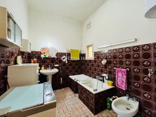 Eladó családi ház, Budapesten, XXI. kerületben 99.9 M Ft