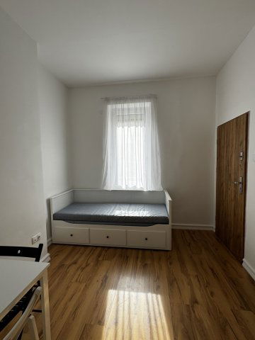 Kiadó téglalakás, albérlet, V. kerületben, Balassi Bálint utcában