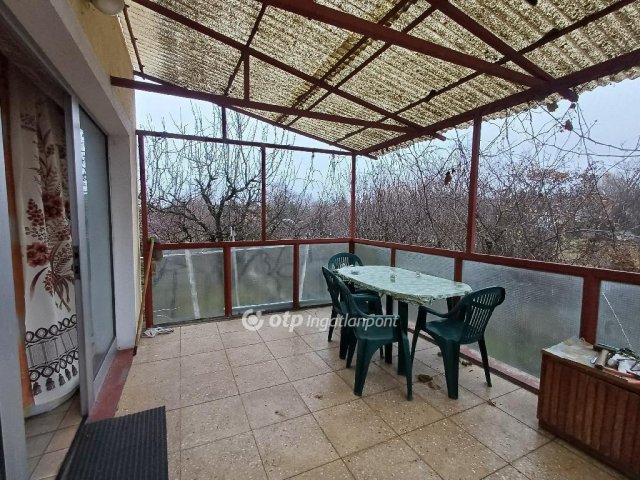 Eladó családi ház, Pusztaszabolcson 72.5 M Ft, 4+1 szobás