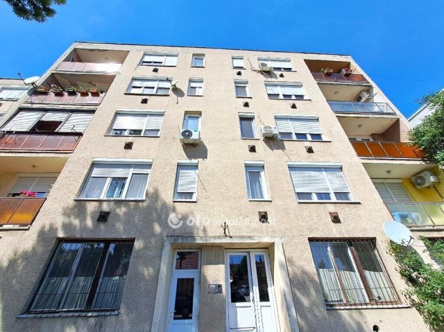 Eladó panellakás, Nagykőrösön 39.9 M Ft, 2 szobás