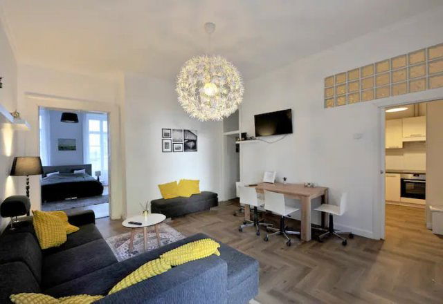 Kiadó téglalakás, albérlet, VI. kerületben, Rózsa utcában