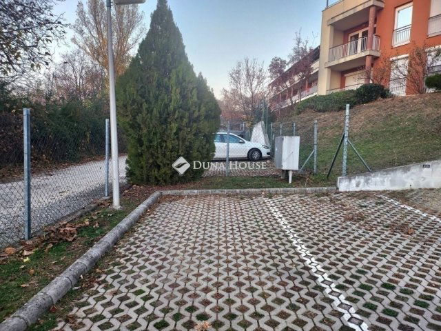 Eladó téglalakás, Pécsett 69.9 M Ft, 3 szobás