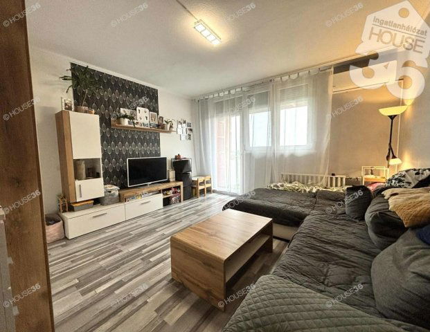 Eladó panellakás, Kecskeméten 48.9 M Ft, 3 szobás