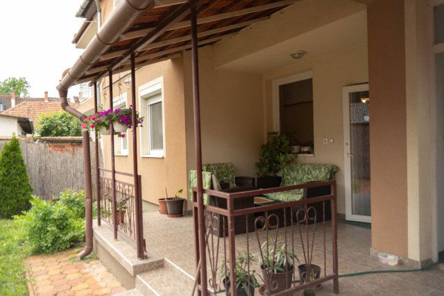 Eladó családi ház, Békéscsabán 92 M Ft, 5 szobás