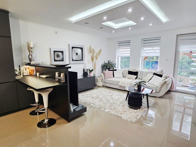 Eladó családi ház, Vecsésen 139.9 M Ft, 4 szobás