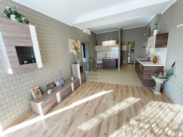 Eladó téglalakás, Veresegyházon 87.2 M Ft, 3 szobás