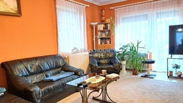 Eladó családi ház, Mendén 65.9 M Ft, 2 szobás