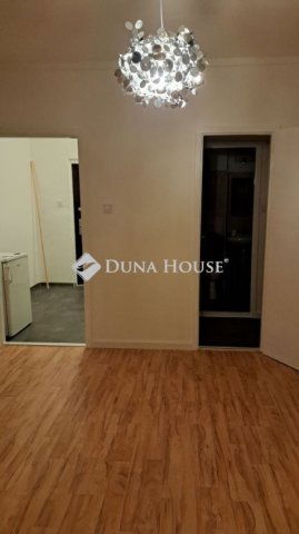 Kiadó panellakás, albérlet, Veszprémben 140 E Ft / hó, 1 szobás