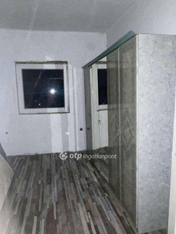 Eladó családi ház, Poroszlón 13 M Ft, 2 szobás