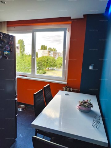 Eladó téglalakás, Baján 24.5 M Ft, 2 szobás