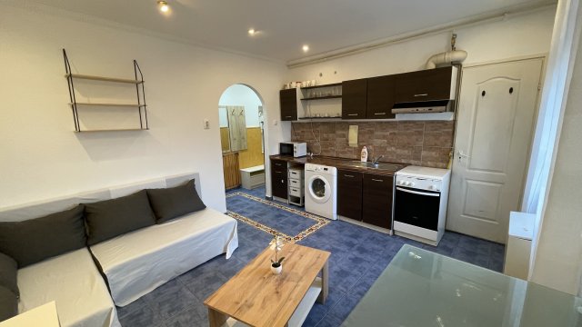 Eladó téglalakás, Győrött 43.9 M Ft, 2 szobás