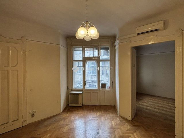 Eladó téglalakás, Budapesten, VII. kerületben, Hernád utcában