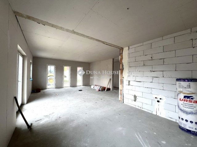 Eladó családi ház, Kiskunlacházán 87.9 M Ft, 4 szobás