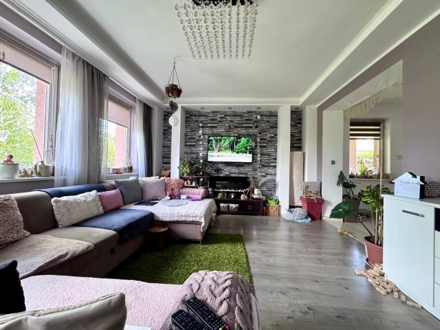 Eladó családi ház, Vonyarcvashegyen 155 M Ft, 7 szobás
