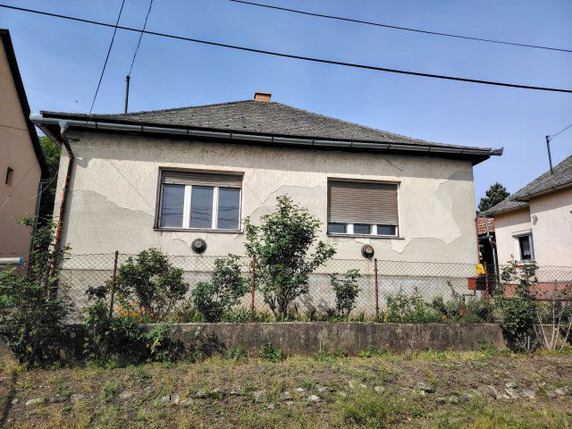 Eladó családi ház, Markazon 32 M Ft, 4 szobás