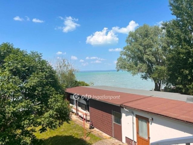 Eladó családi ház, Balatonbogláron 1190 M Ft, 7 szobás