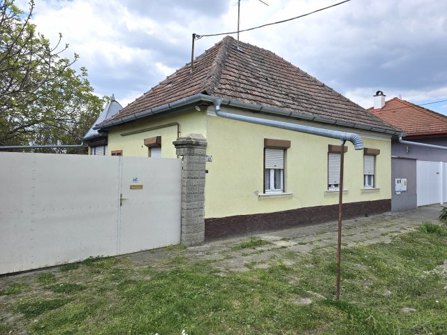 Eladó családi ház, Géderlakon 11.8 M Ft, 2 szobás