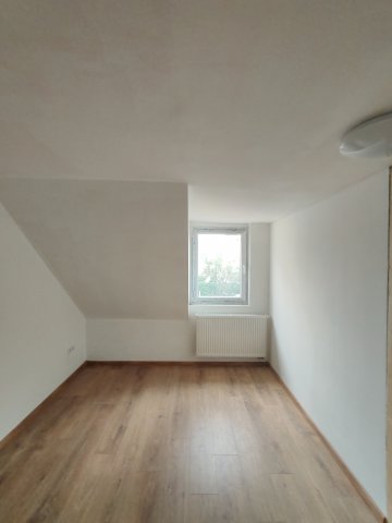 Eladó családi ház, Szegeden 75 M Ft, 4 szobás
