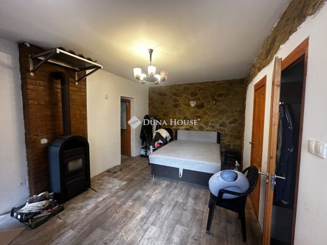 Eladó nyaraló, Mánfán 23.9 M Ft, 3 szobás