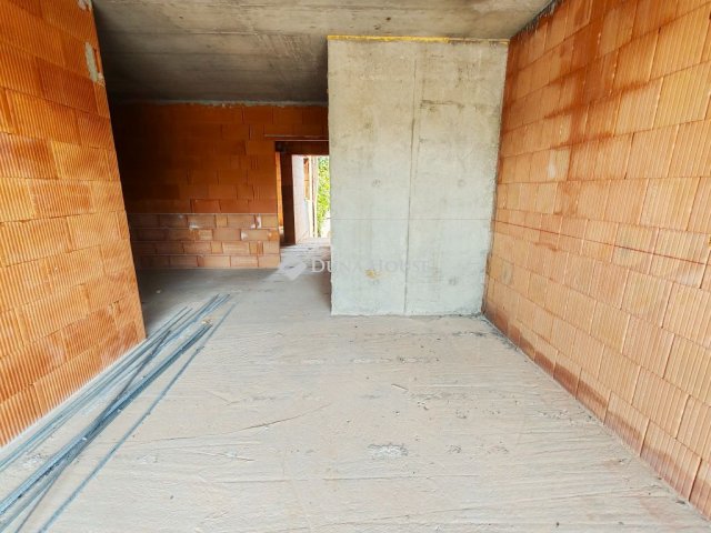 Eladó téglalakás, Békéscsabán 59.85 M Ft, 3 szobás