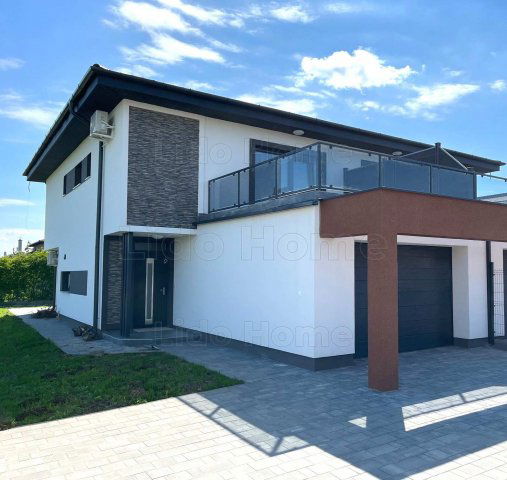 Eladó családi ház, Siófokon 149 M Ft, 19 szobás