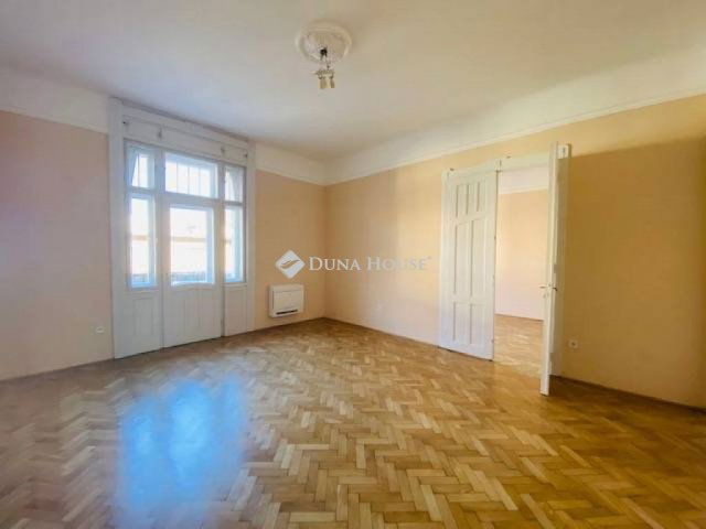 Kiadó iroda, Budapesten, II. kerületben, Szász Károly utcában