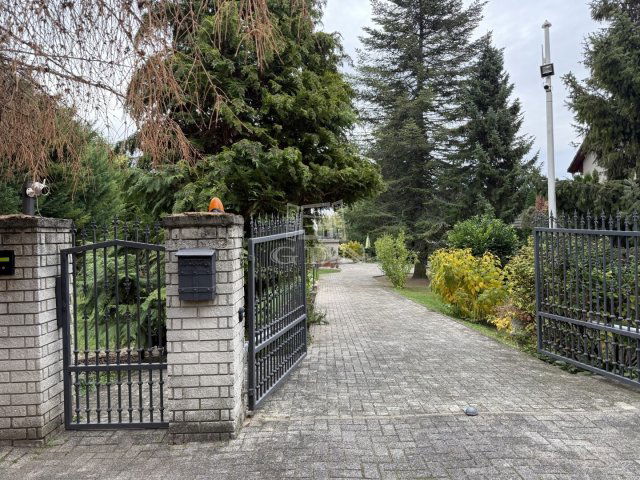 Eladó családi ház, Székesfehérvárott 159.9 M Ft, 2+1 szobás