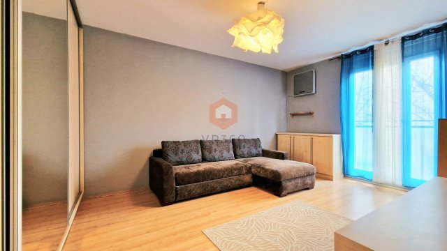 Kiadó panellakás, albérlet, Pécsett, Madách Imre utcában