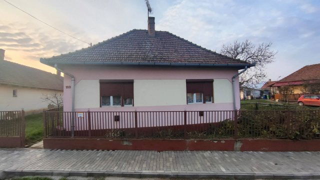 Eladó családi ház, Tyukodon 12.5 M Ft, 2 szobás