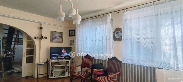 Eladó családi ház, Szolnokon 49 M Ft, 4 szobás