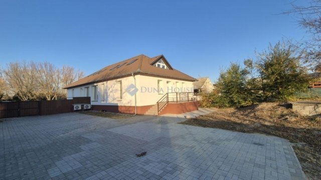 Eladó ikerház, Ballószögön 105 M Ft, 5 szobás