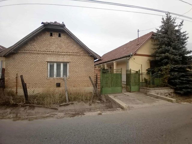 Eladó családi ház, Turán 36.99 M Ft, 2 szobás