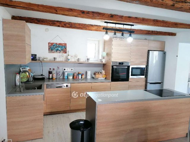 Eladó családi ház, Devecseren 48 M Ft, 4 szobás