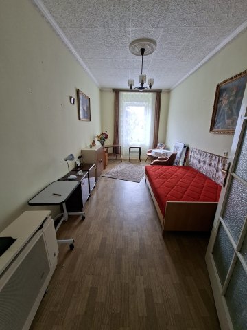 Eladó családi ház, Egerben 230 M Ft, 8 szobás