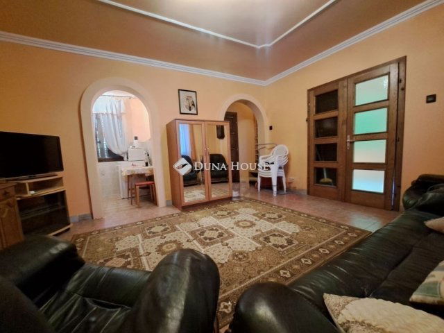 Eladó családi ház, Tiszakécskén 34.9 M Ft, 3 szobás