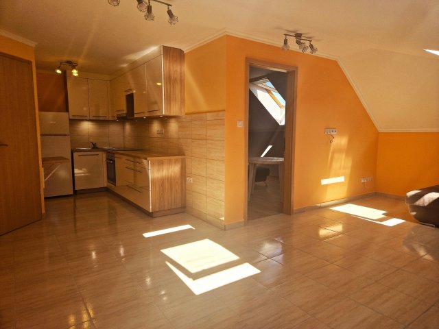 Eladó téglalakás, Győrött 57.9 M Ft, 3 szobás