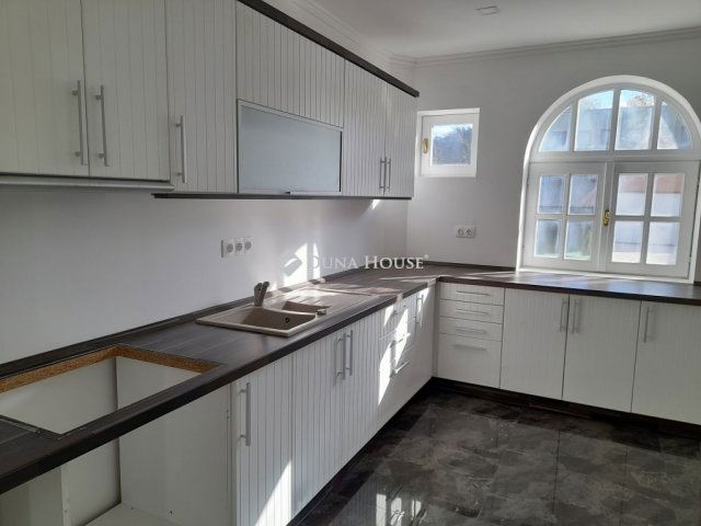 Eladó családi ház, Békéscsabán 81.9 M Ft, 4 szobás