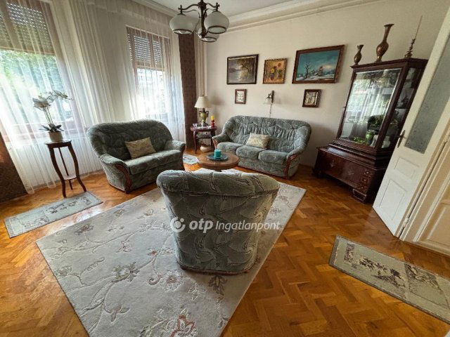 Eladó családi ház, Nyíregyházán 95 M Ft, 4+1 szobás