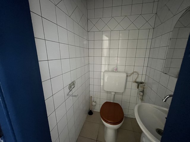 Eladó üzlethelyiség, Keszthelyen 35 M Ft, 2 szobás