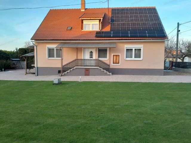 Eladó családi ház, Gárdonyban 149 M Ft, 6 szobás