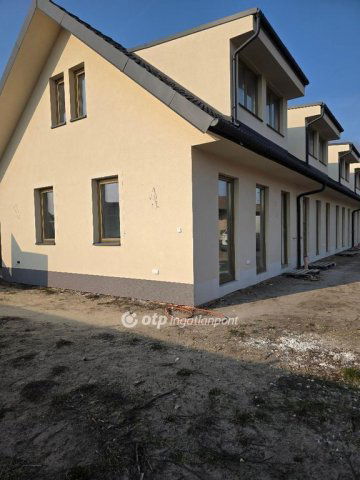 Eladó téglalakás, Turán 54.9 M Ft, 1+2 szobás