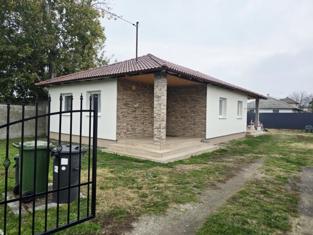 Eladó családi ház, Siófokon 59.9 M Ft, 4 szobás
