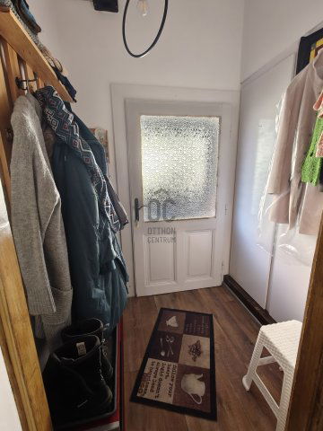 Eladó családi ház, Cegléden 37.9 M Ft, 2 szobás