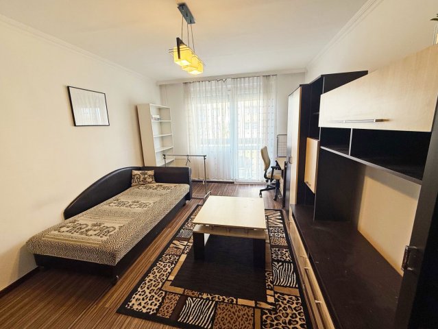 Kiadó panellakás, albérlet, Debrecenben 220 E Ft / hó, 3 szobás